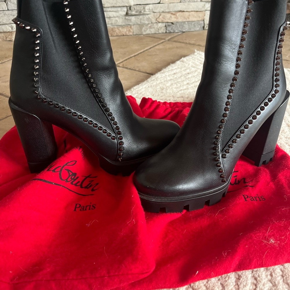 Christian Louboutin Spike Leather Chelsea Red Sole Booties.37.5 (7.5) worn 2x.